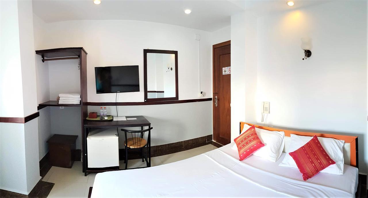 Lalune Hotel Phnom Penh Exteriör bild