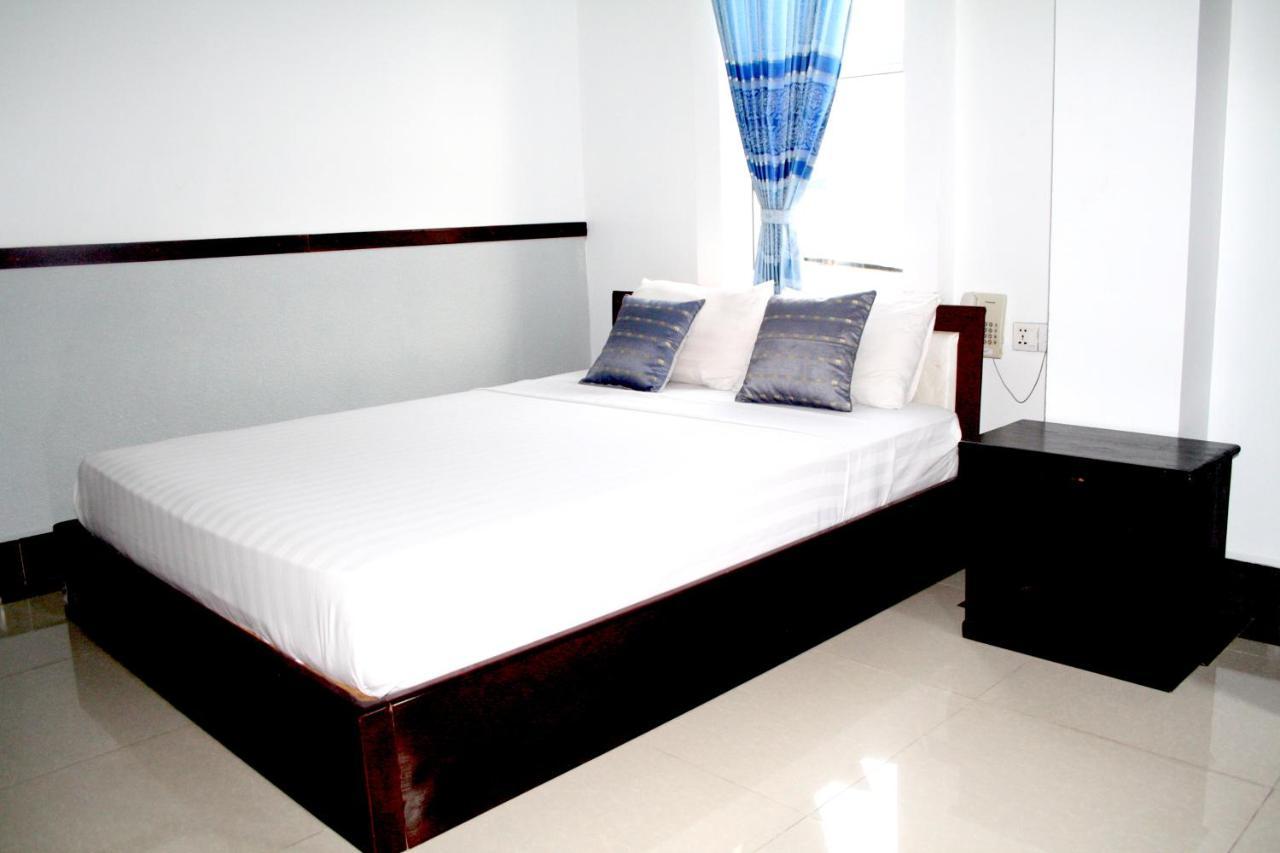 Lalune Hotel Phnom Penh Exteriör bild